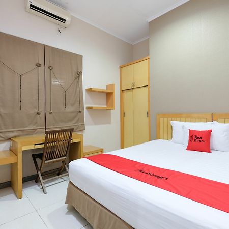 Reddoorz Plus Near Simpang Lima Semarang Eksteriør billede
