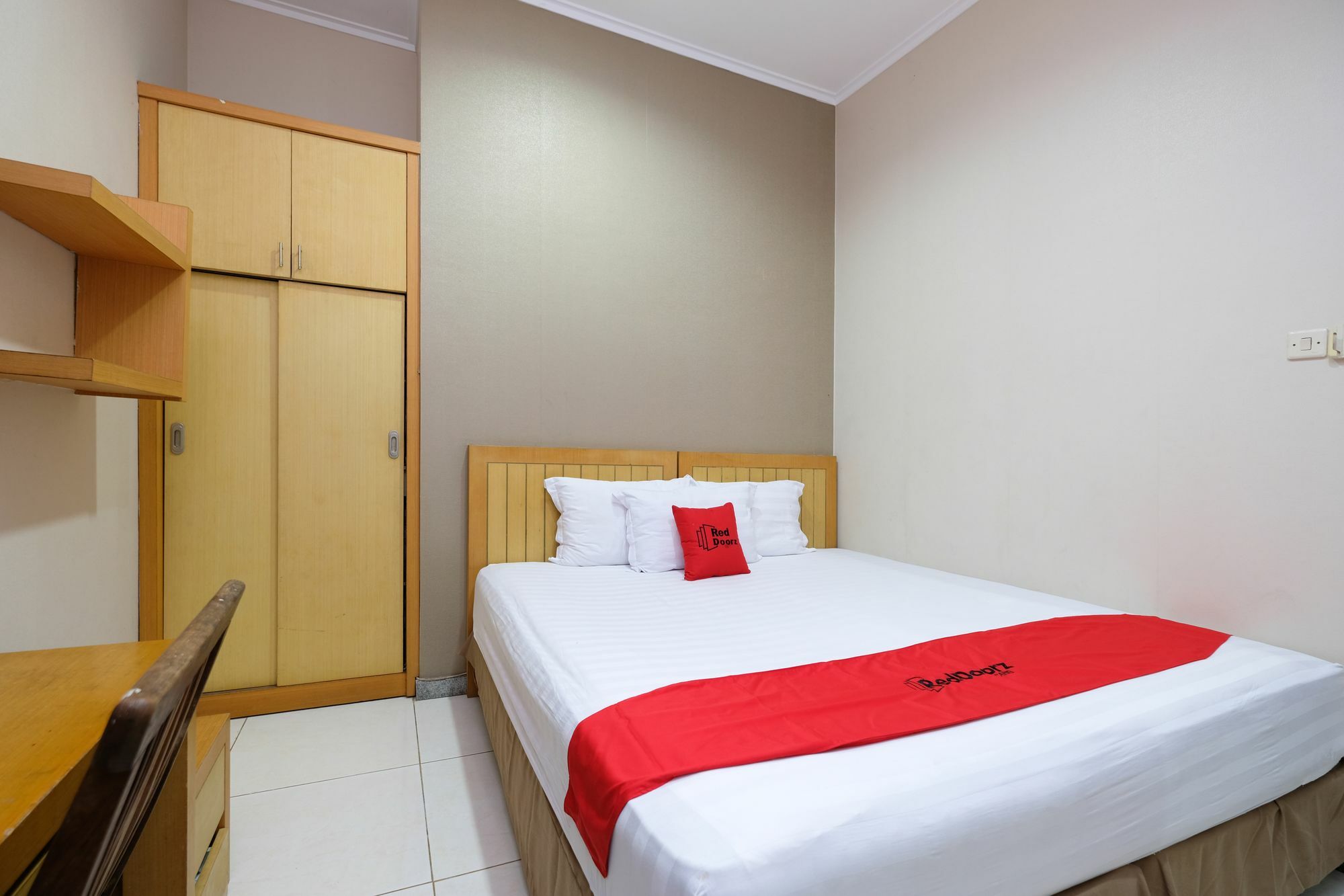Reddoorz Plus Near Simpang Lima Semarang Eksteriør billede