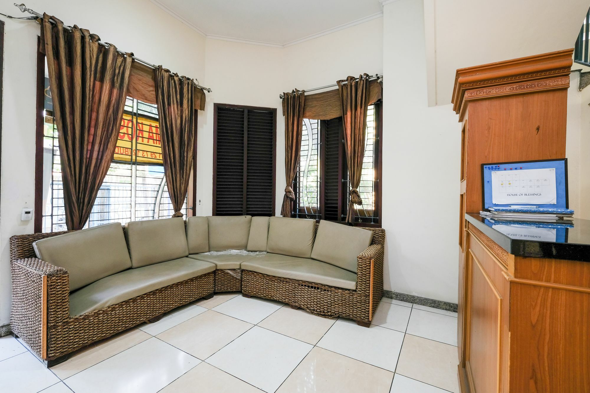 Reddoorz Plus Near Simpang Lima Semarang Eksteriør billede