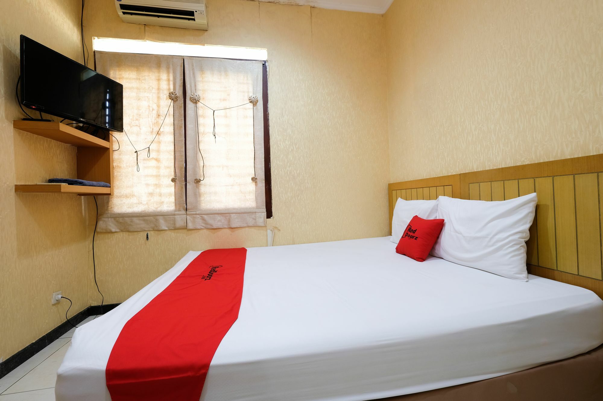 Reddoorz Plus Near Simpang Lima Semarang Eksteriør billede