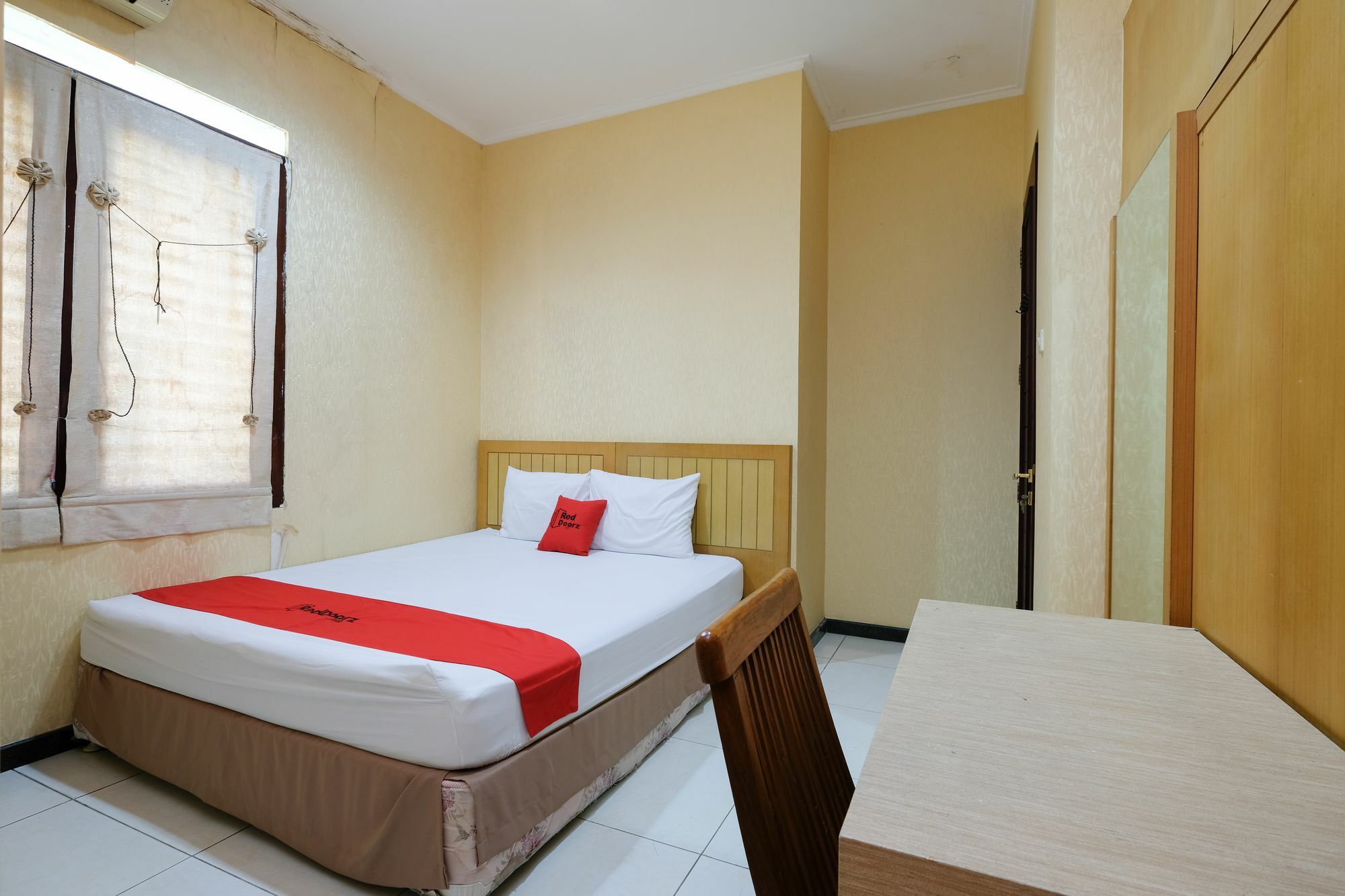 Reddoorz Plus Near Simpang Lima Semarang Eksteriør billede
