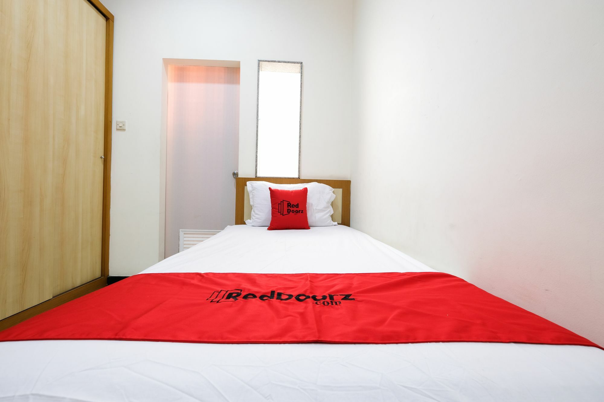 Reddoorz Plus Near Simpang Lima Semarang Eksteriør billede