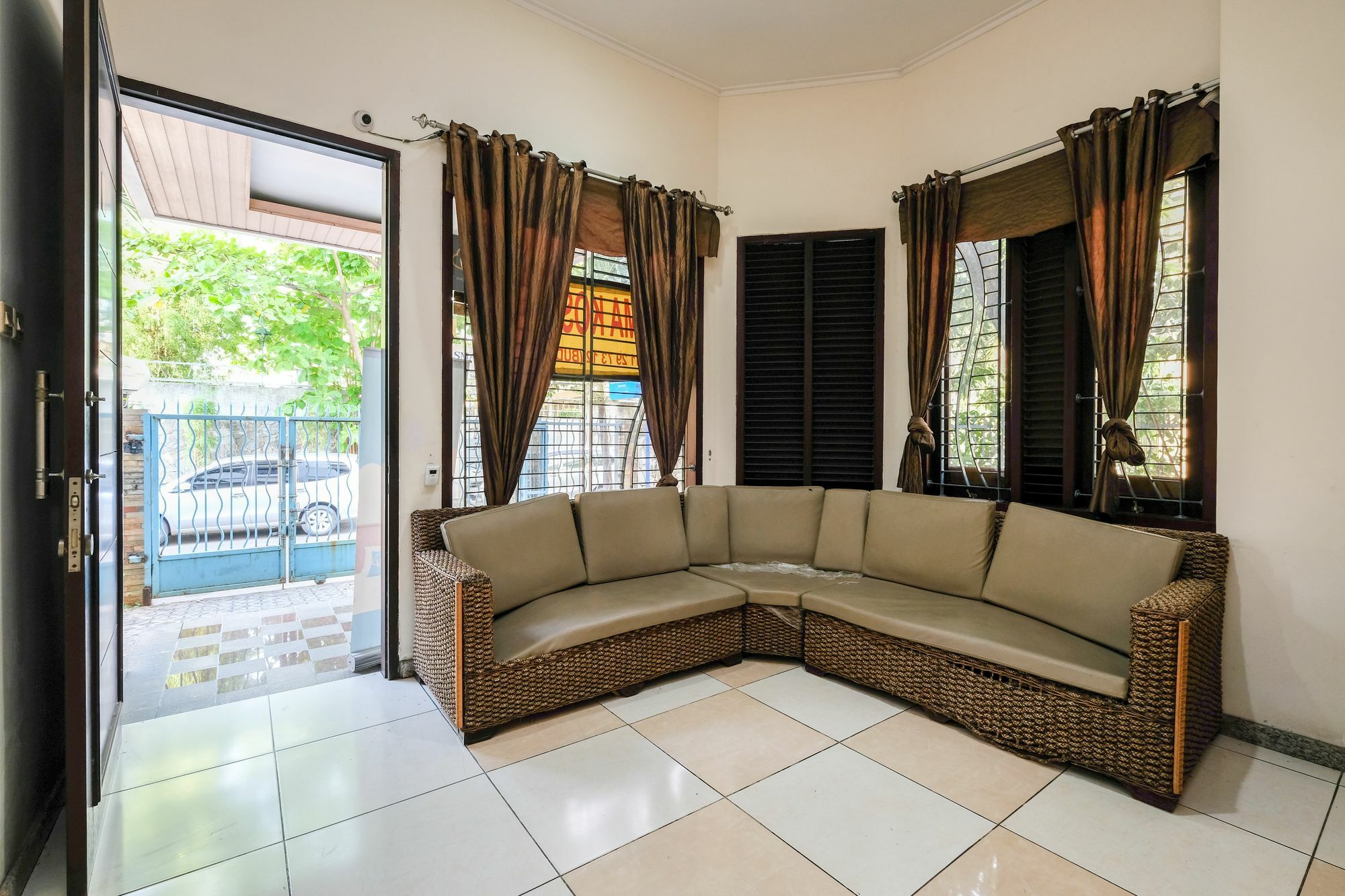 Reddoorz Plus Near Simpang Lima Semarang Eksteriør billede